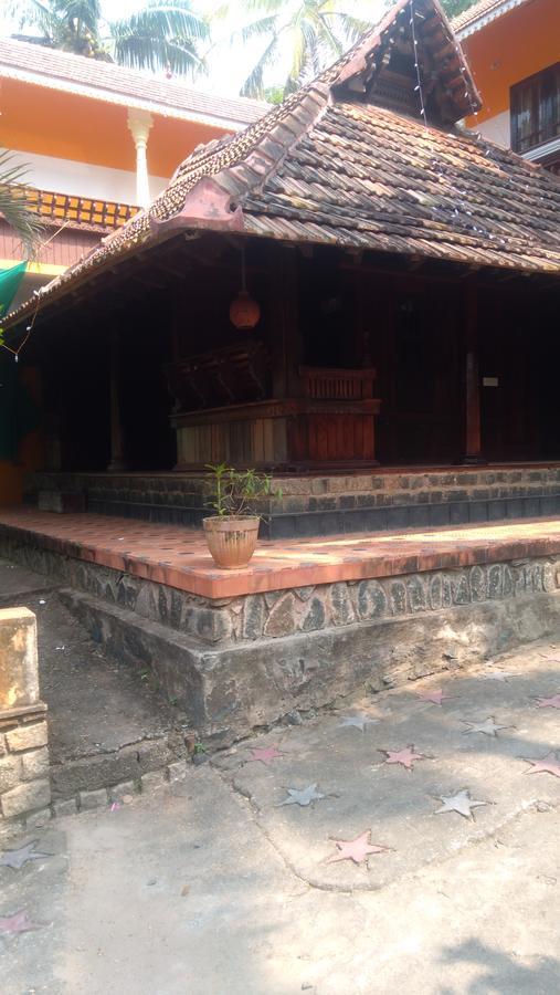 トリバンドラムThriphala Ayurveda Yogashramアパートメント エクステリア 写真
